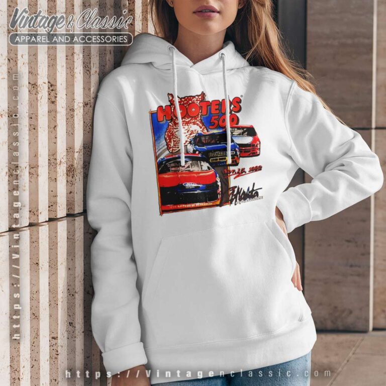 Vintage 90s Hooters 500 Atlanta Hoodie Vintage 90s Hooters 500 Atlanta Hoodie