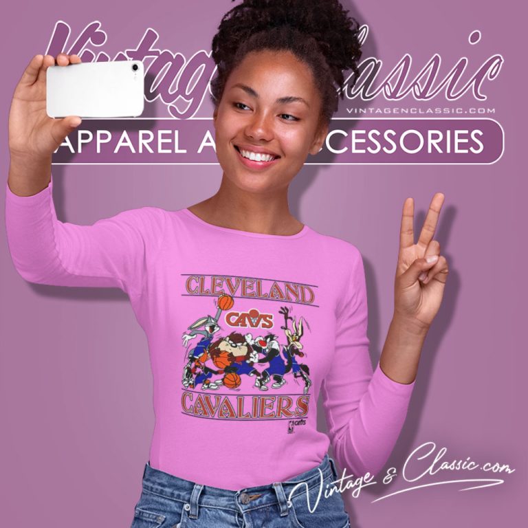 Vintage 90s Looney Tunes Cleveland Cavaliers Long Sleeve Tee Vintage 90s Looney Tunes Cleveland Cavaliers Long Sleeve Tee
