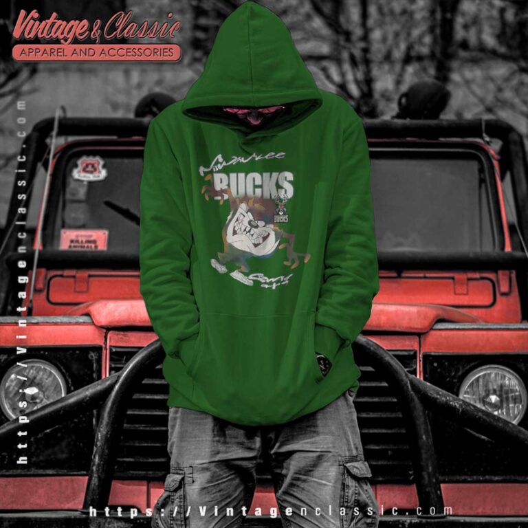 Vintage 90s Milwaukee Bucks Nba Looney Tunes Taz Hoodie Vintage 90s Milwaukee Bucks Nba Looney Tunes Taz Hoodie