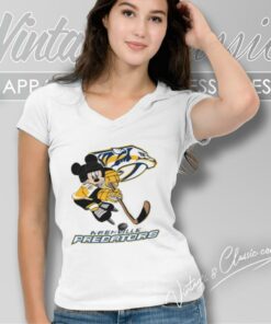 Vintage 90s Nhl Nashville Predators Mickey Mouse V Neck TShirt