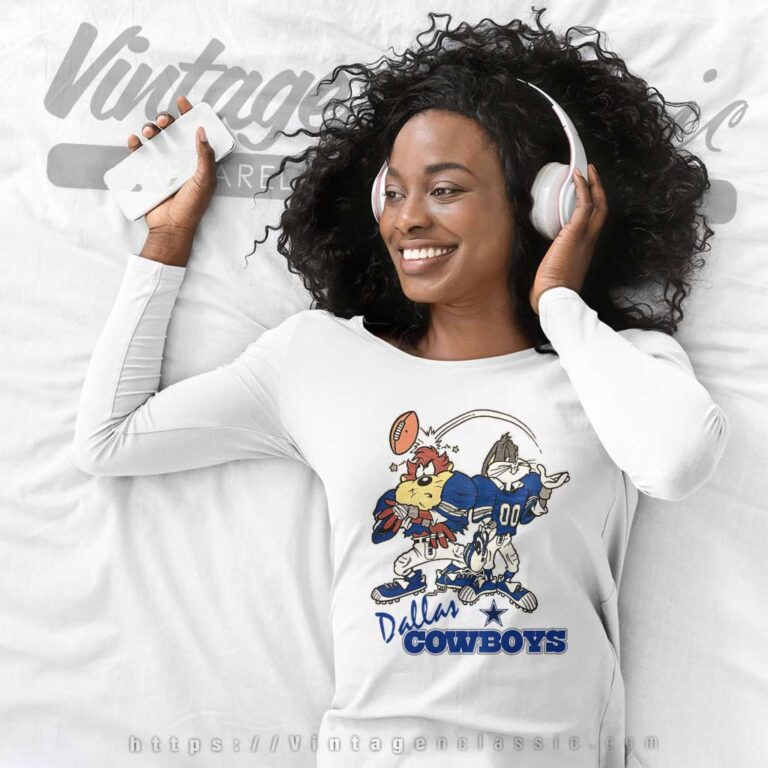 Vintage Dallas Cowboy X Looney Tunes Long Sleeve Tee Vintage Dallas Cowboy X Looney Tunes Long Sleeve Tee