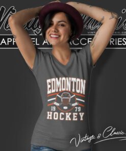 Vintage Edmonton Oiler Hockey V Neck TShirt