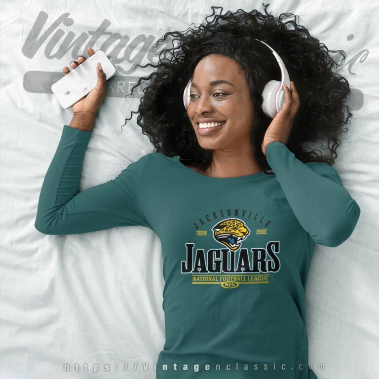 Vintage Jacksonville Jaguars Football Long Sleeve Tee Vintage Jacksonville Jaguars Football Long Sleeve Tee