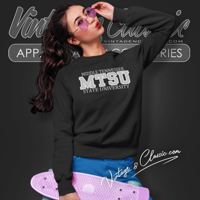 Vintage Middle Tennessee State University Sweatshirt Vintage Middle Tennessee State University Sweatshirt