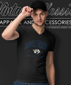 Vintage Nashville Predators Nhl Hockey V Neck TShirt