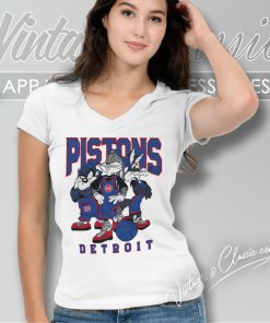 Vintage Nba Detroit Pistons Looney Tunes V Neck TShirt