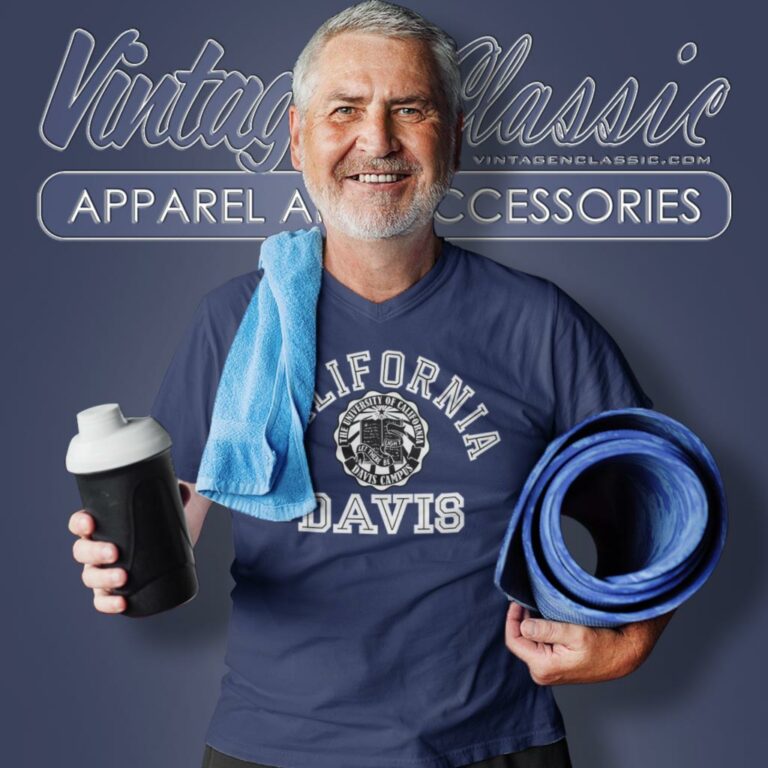 Vintage University Of California Davis Logo V Neck TShirt Vintage University Of California Davis Logo V Neck TShirt