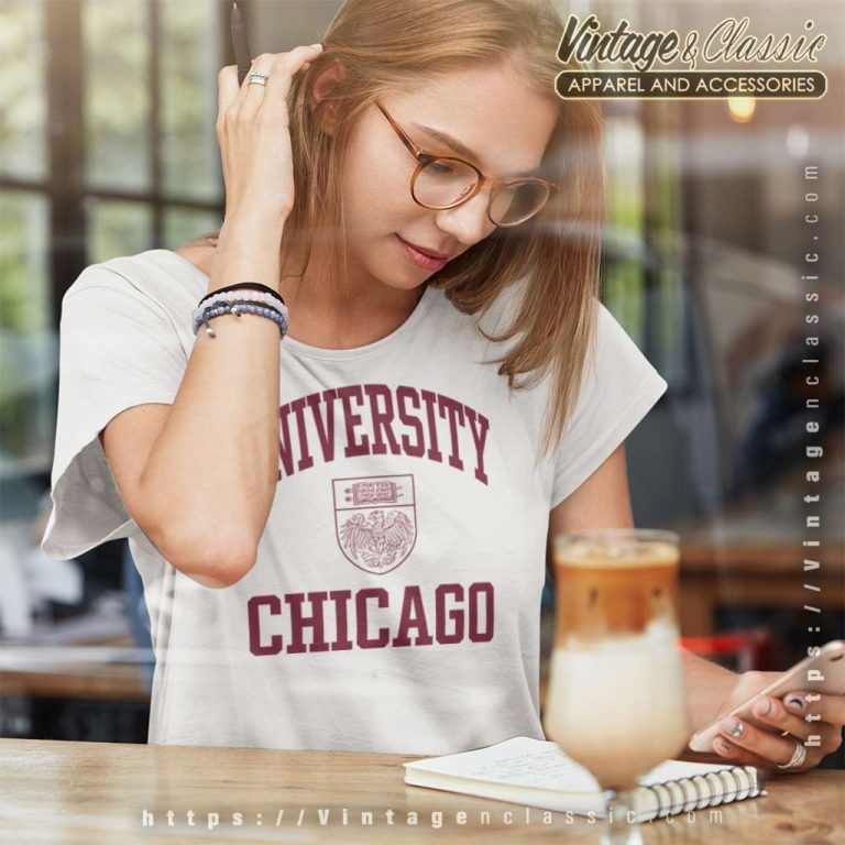 Vintage University Of Chicago Logo Women TShirt Vintage University Of Chicago Logo Women TShirt