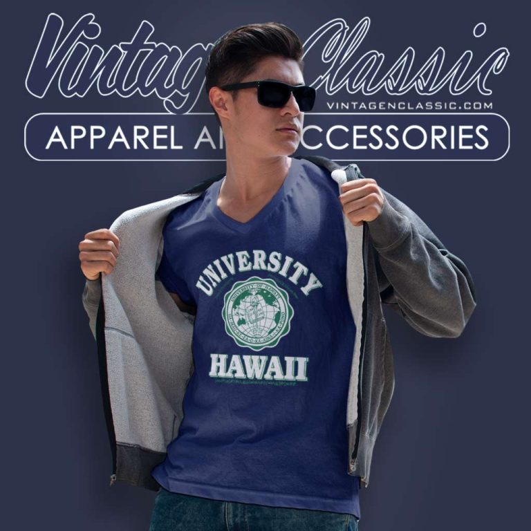 Vintage University Of Hawaii Logo V Neck TShirt Vintage University Of Hawaii Logo V Neck TShirt