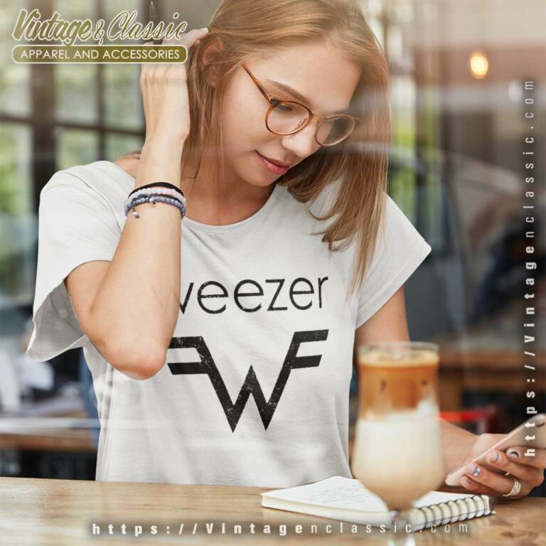 Weezer Logo Vintage Women TShirt Weezer Logo Vintage Women TShirt
