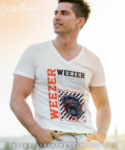 Weezer Skull V Neck TShirt