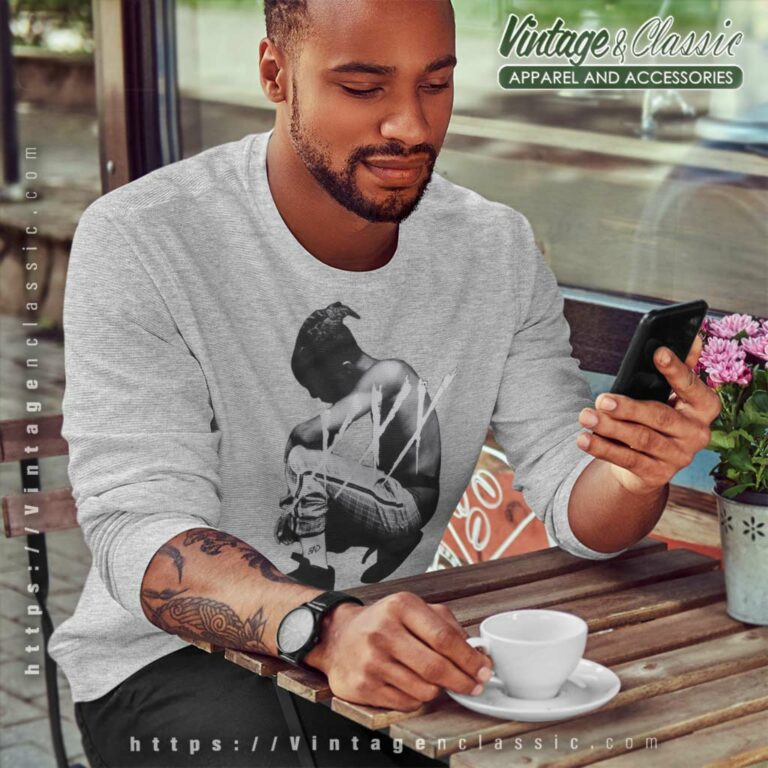 Xxxtentacion Kneeling Photo Sweatshirt Xxxtentacion Kneeling Photo Sweatshirt